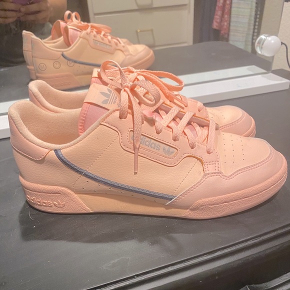 Women’s Adidas - Picture 1 of 6